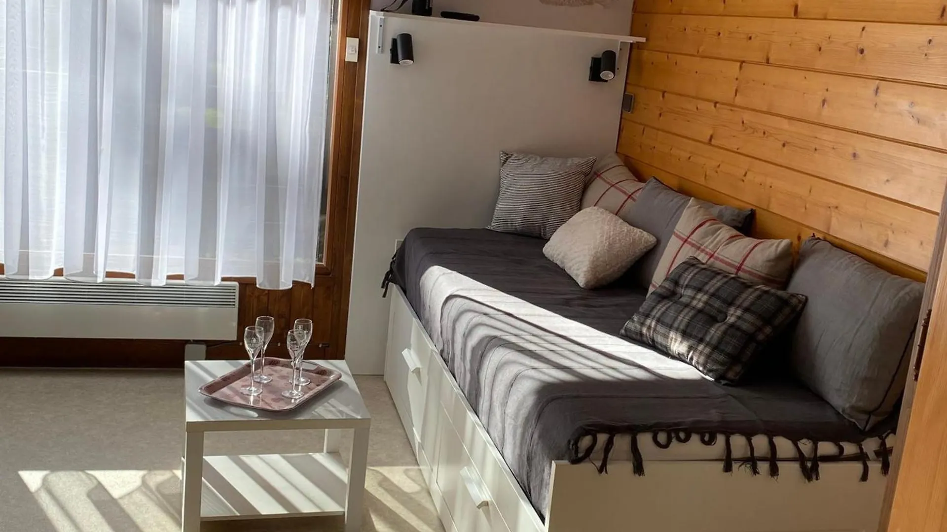 Apartment Studio Renove A Morzine, Proche Centre, Balcon, Bien Equipe, Pour 4 Pers., Navettes Gratuites - Fr-1-524-66 France
